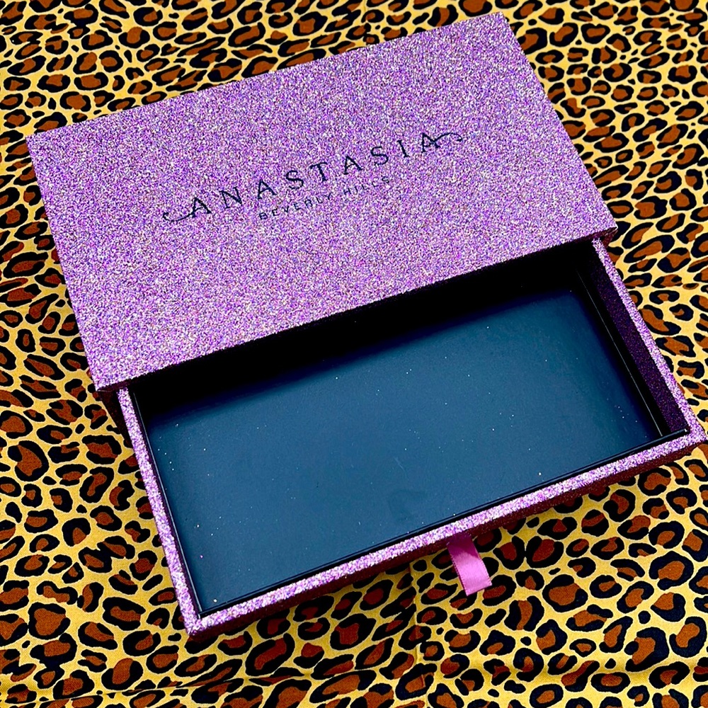 Anastasia glitter box